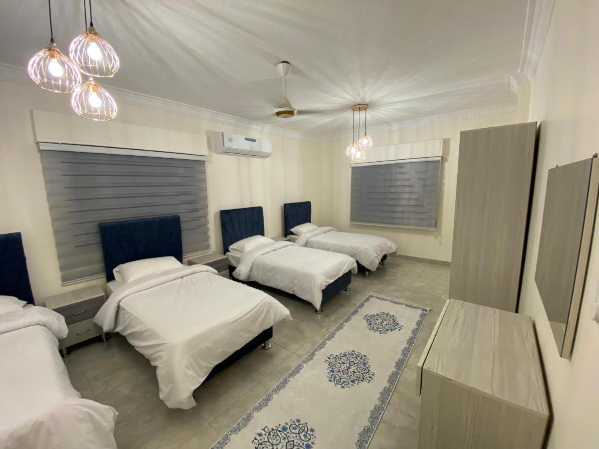 Lovely 3-Bedrooms Rental Unit Akaba Kültér fotó